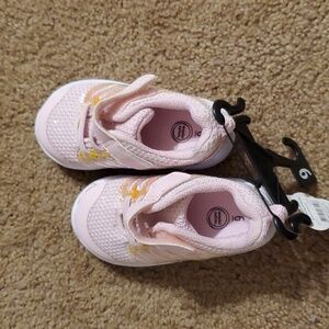Pink tennis shoes 6